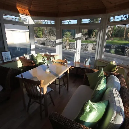 Woodlands Guest Accomadation Oda ve Kahvaltı 5*