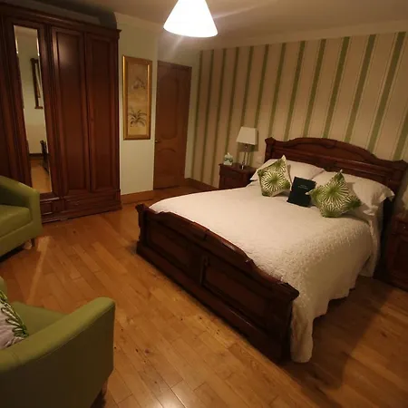 Woodlands Guest Accomadation Oda ve Kahvaltı Oughterard