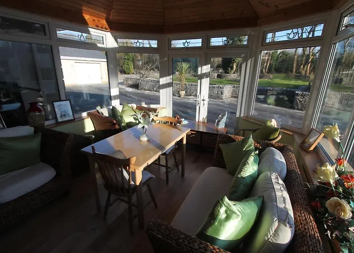 Woodlands Guest Accomadation فندق مبيت وإفطار 5*